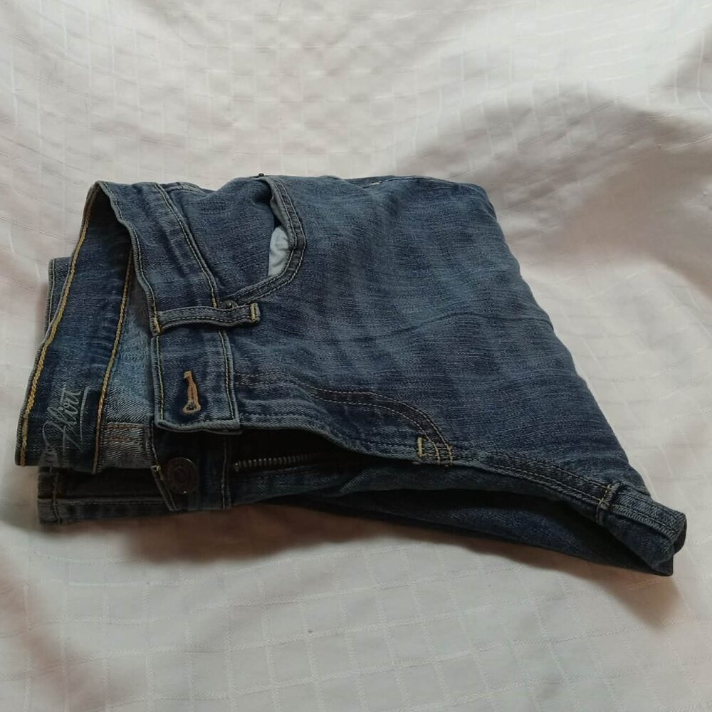 Perfect Old Navy The Flirt straight Jeans size 8
